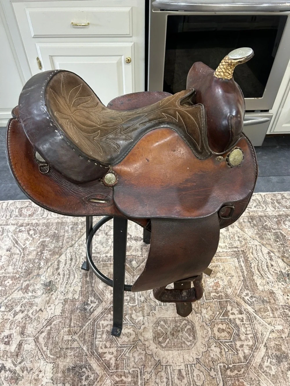 Vintage Youth Western Leather Saddle. 14” Seat. - Picture 2 of 16